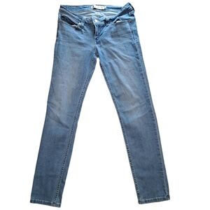 Women's Levi skinny jeans